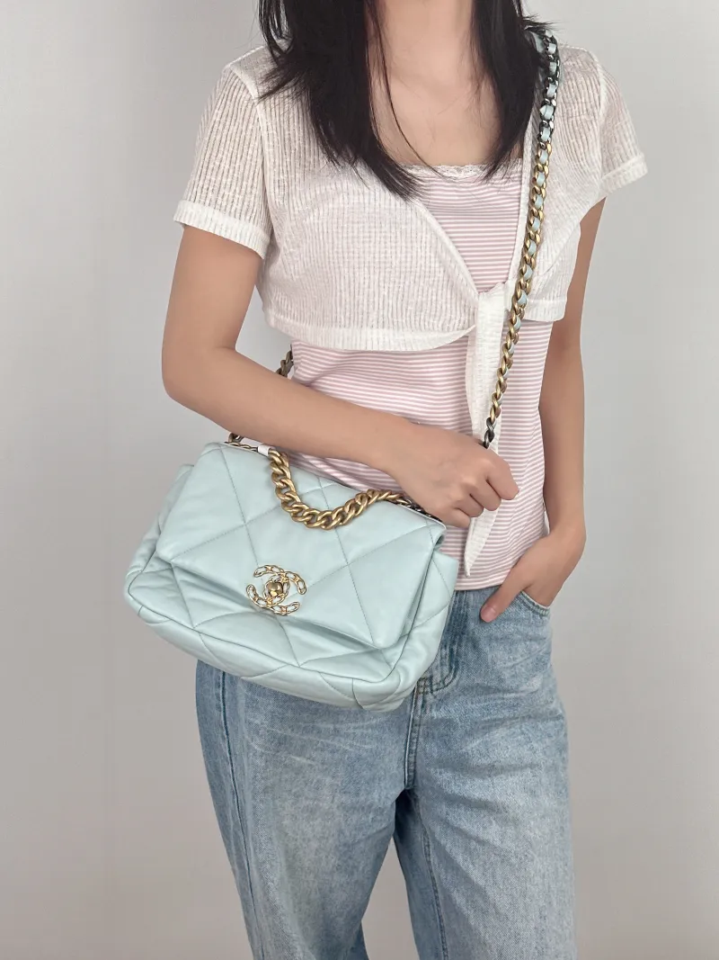 Chanel Crossbody Bag19Bag Blue SL ambskin Small26 × 9 × 16 cm — on-model view 2 of 3