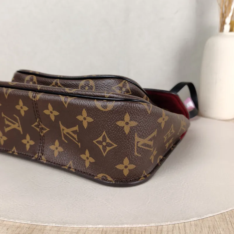 Louis Vuitton Crossbody Bag Passy Messenger Bag Monogram PVC Small 23 × 9 × 17 cm — detail view 12 of 14