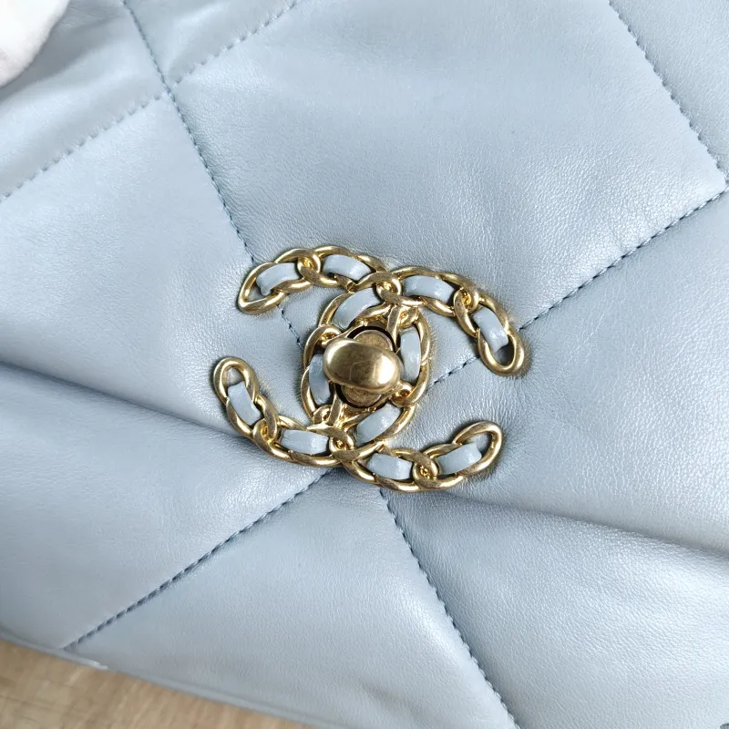 Chanel Crossbody Bag 19Bag Blue SL ambskin Small 26 × 9 × 16 cm — detail view 7 of 12