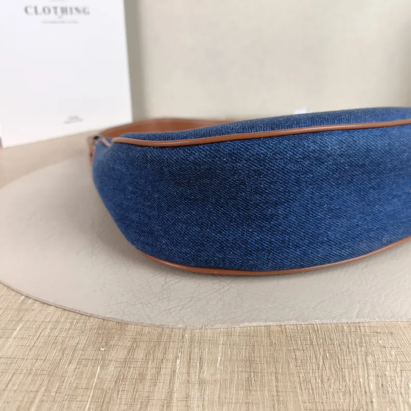 CELINE Shoulder Bag AVA Blue 24.5 × 7 × 16 cm — detail view 2 of 11