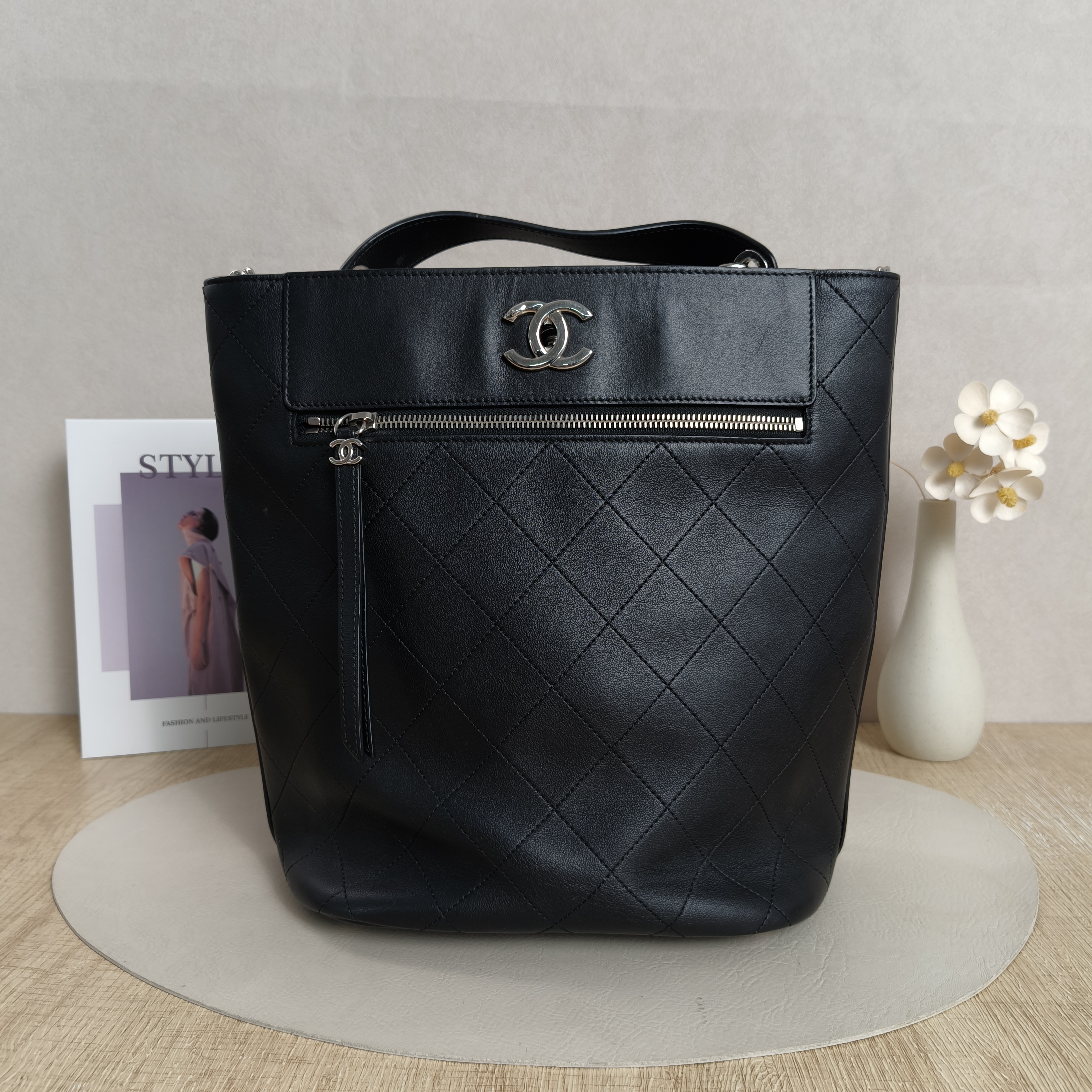 Chanel Crossbody Bag Crossbody Bag Black Calfskin One Size23 × 9 × 29 cm