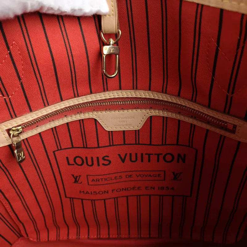 Louis Vuitton Shoulder Bag Monogram PVC Medium 31 × 14 × 28 cm — detail view 3 of 11