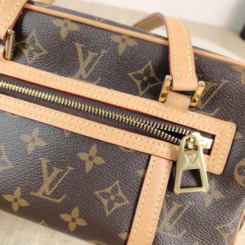 Louis Vuitton Shoulder Bag cite Monogram PVC One Size 26 × 11 × 16 cm — detail view 12 of 12