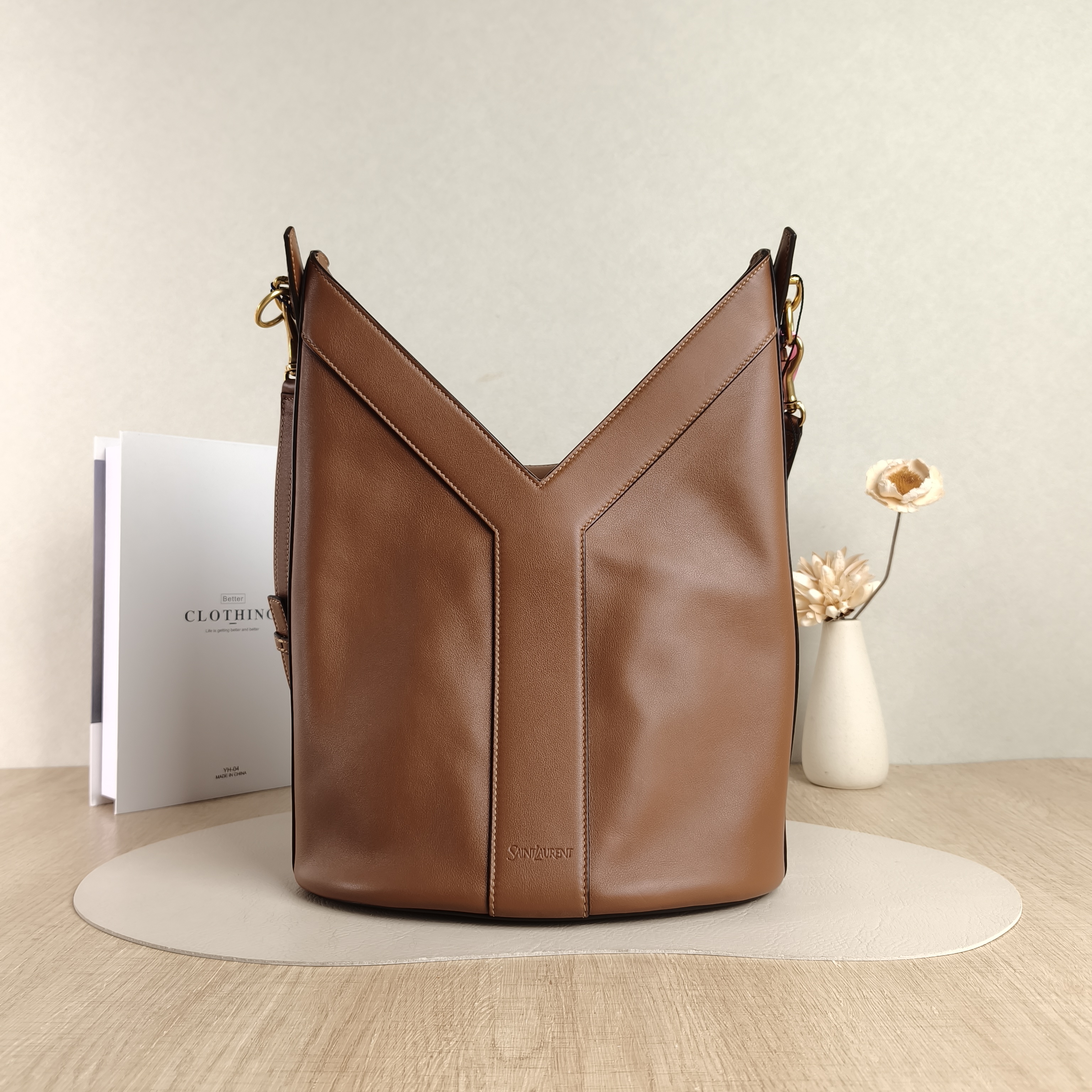 SAINT LAURENT Crossbody Bag Y Bucket Bucket Bag Brown Calfskin One Size25 × 15 × 34 cm