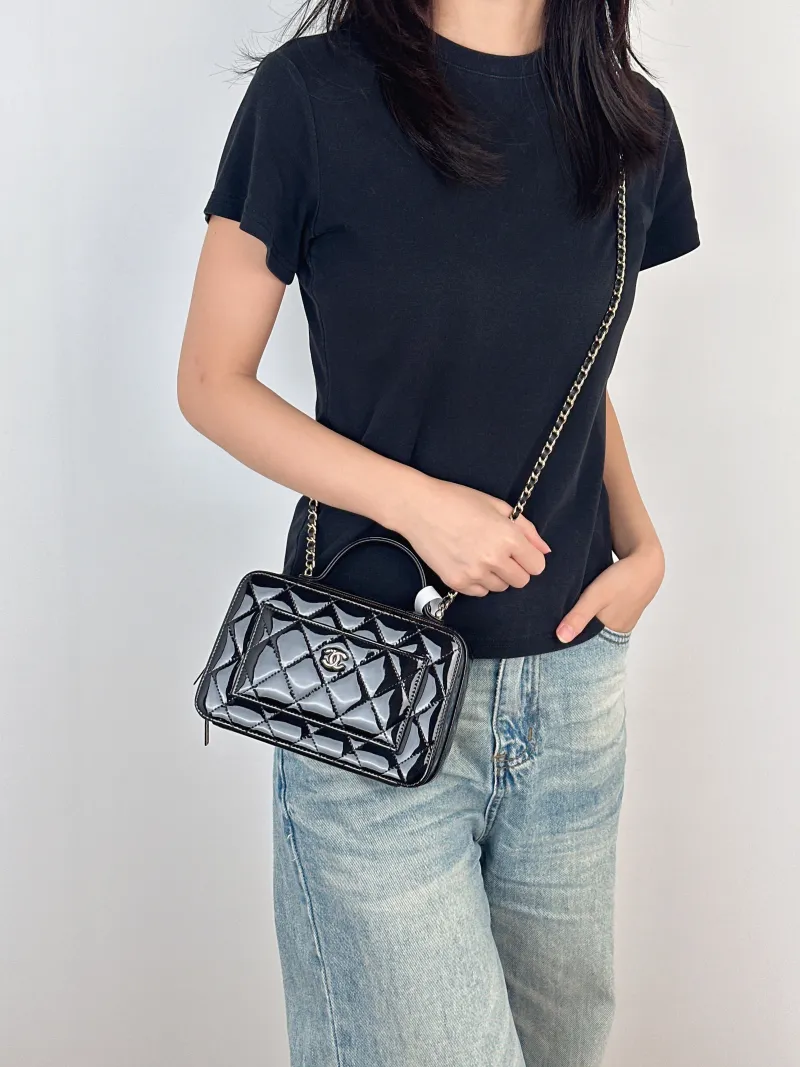 Chanel Crossbody Bag25b Black Patent Leathermini19.5 × 8.5 × 12 cm — on-model view 1 of 3