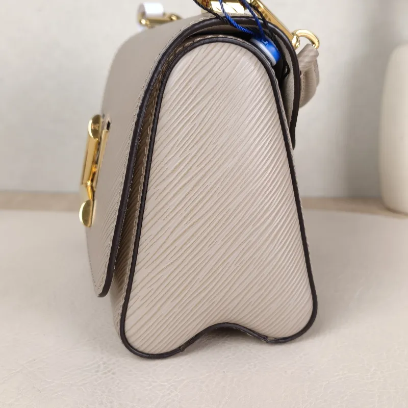 Louis Vuitton Crossbody Bag Twist Epi Embossed Calfskin Small 19 × 9 × 15 cm — detail view 11 of 12