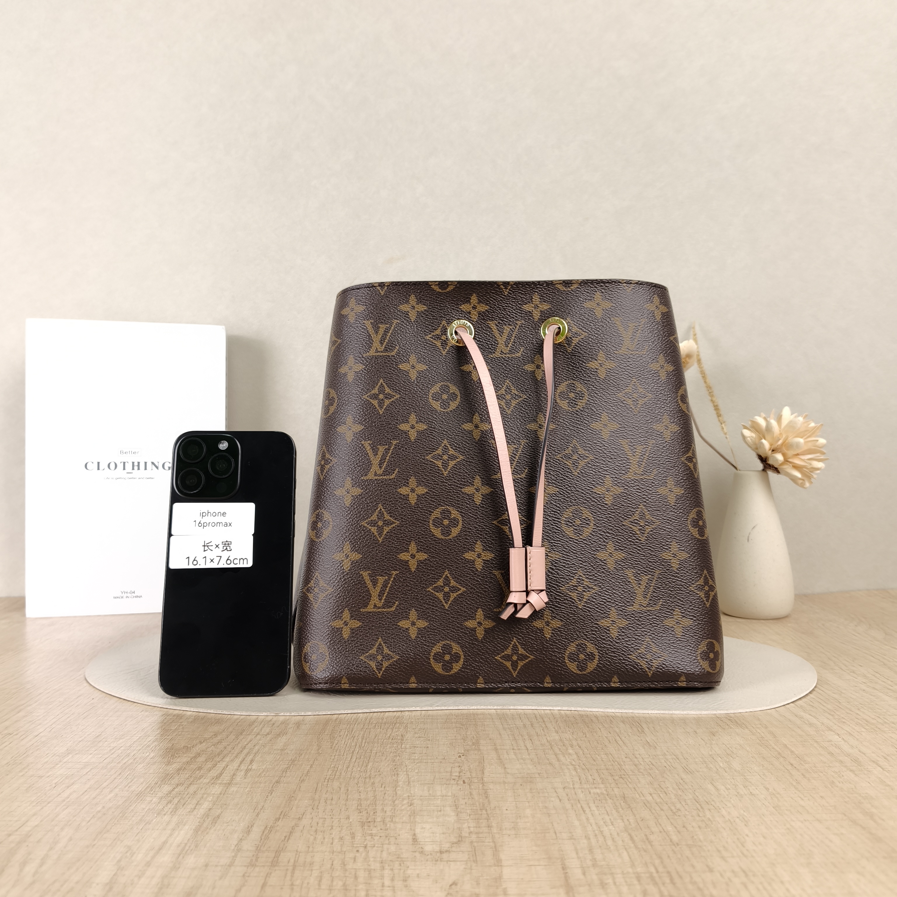 Louis Vuitton Shoulder Bag NÉONOÉ Bucket Bag PVC26 × 17.5 × 26 cm — cover view 4 of 5