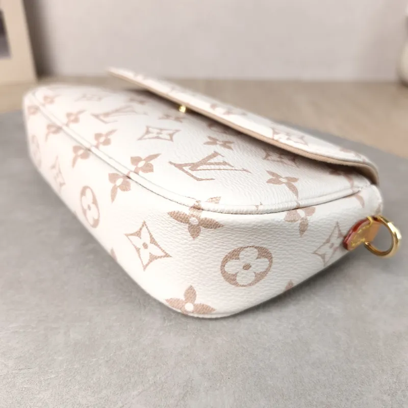 Louis Vuitton Crossbody Bag IVY · Beige PVC Small 23.5 × 4.3 × 12 cm — detail view 10 of 11