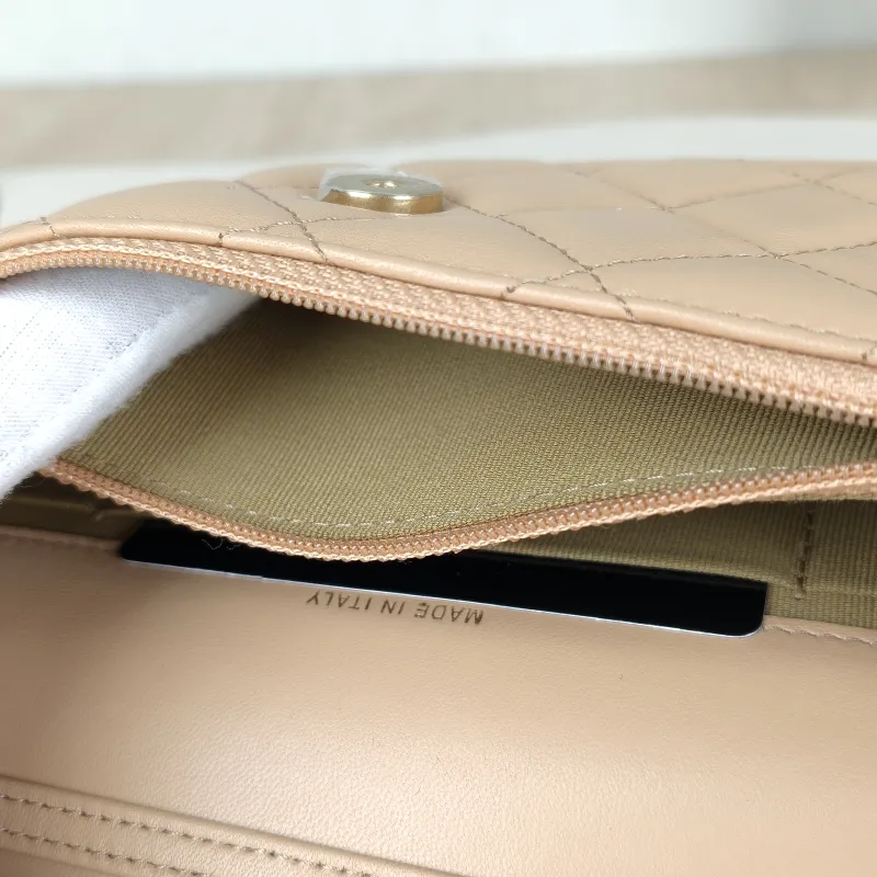 Chanel Crossbody Bag woc Collection Taupe Lambskin mini17 × 5 × 9.5 cm — detail view 12 of 15