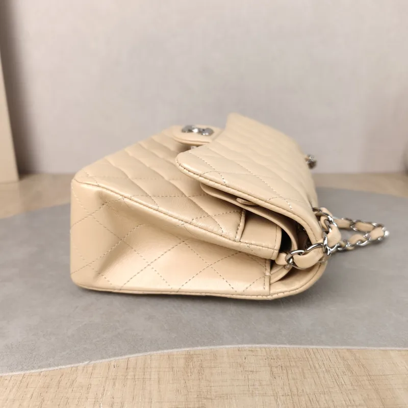 Chanel Crossbody Bag Classic Flap CF Beige Lambskin Small 23 × 6 × 14.5 cm 31 — detail view 11 of 16