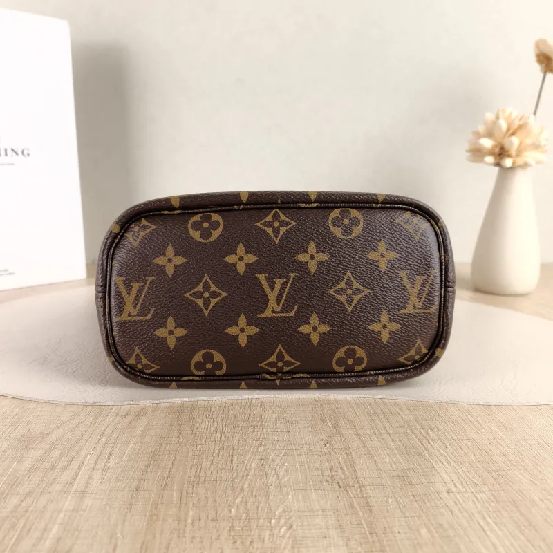Louis Vuitton Crossbody Bag NEVERFULL INSIDE OUT BB Black PVC · Calfskin BB 26.5 × 11 × 16.5 cm — cover view 3 of 6