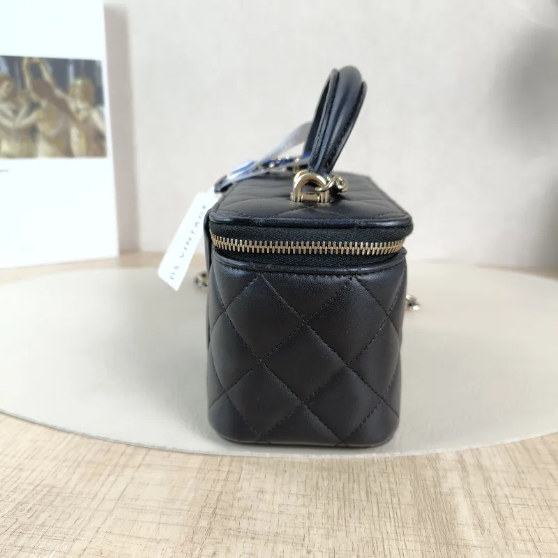Chanel Top Handle Bag Edition Black Lambskin One Size16 × 8 × 9.5 cm — detail view 2 of 12