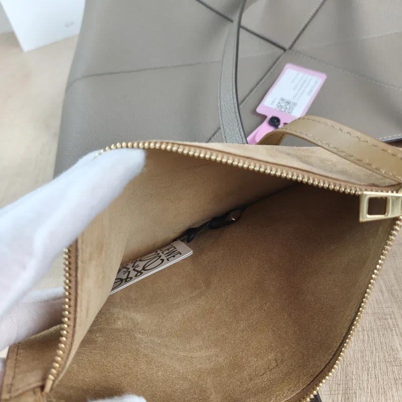 LOEWE Shoulder Bag Puzzle Fold Shopping Tote Dark Grey Calfskin Medium 31.5 × 12.5 × 29 cm — detail view 9 of 14