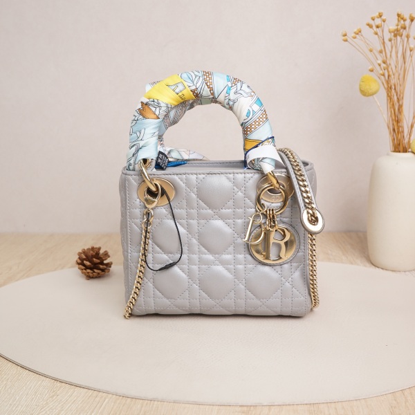 DIOR lady Lady Bag mini Grey Lambskin · Shoulder Strap Dust Bag · 17 × 7 × 15 cm