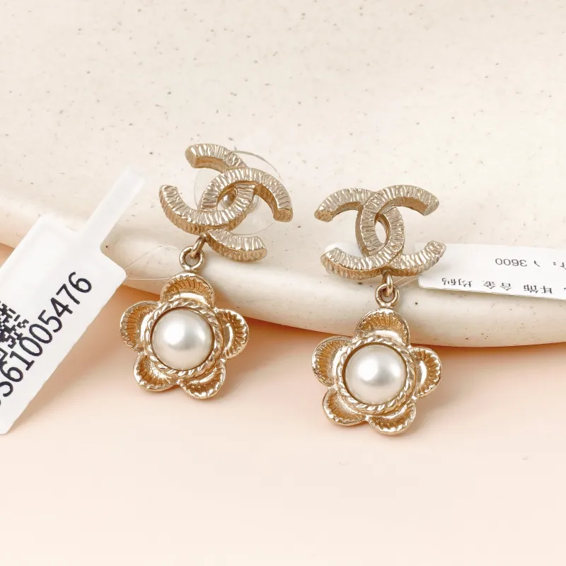 Chanel Earrings C Earrings Gold One Size — cover view 3 of 7
