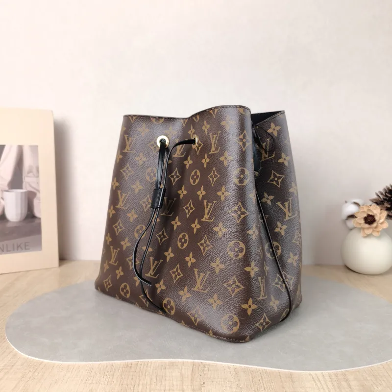 Louis Vuitton Shoulder Bag NÉONOÉ Bucket Bag Black PVC Medium 26 × 17.5 × 26 cm — cover view 5 of 5