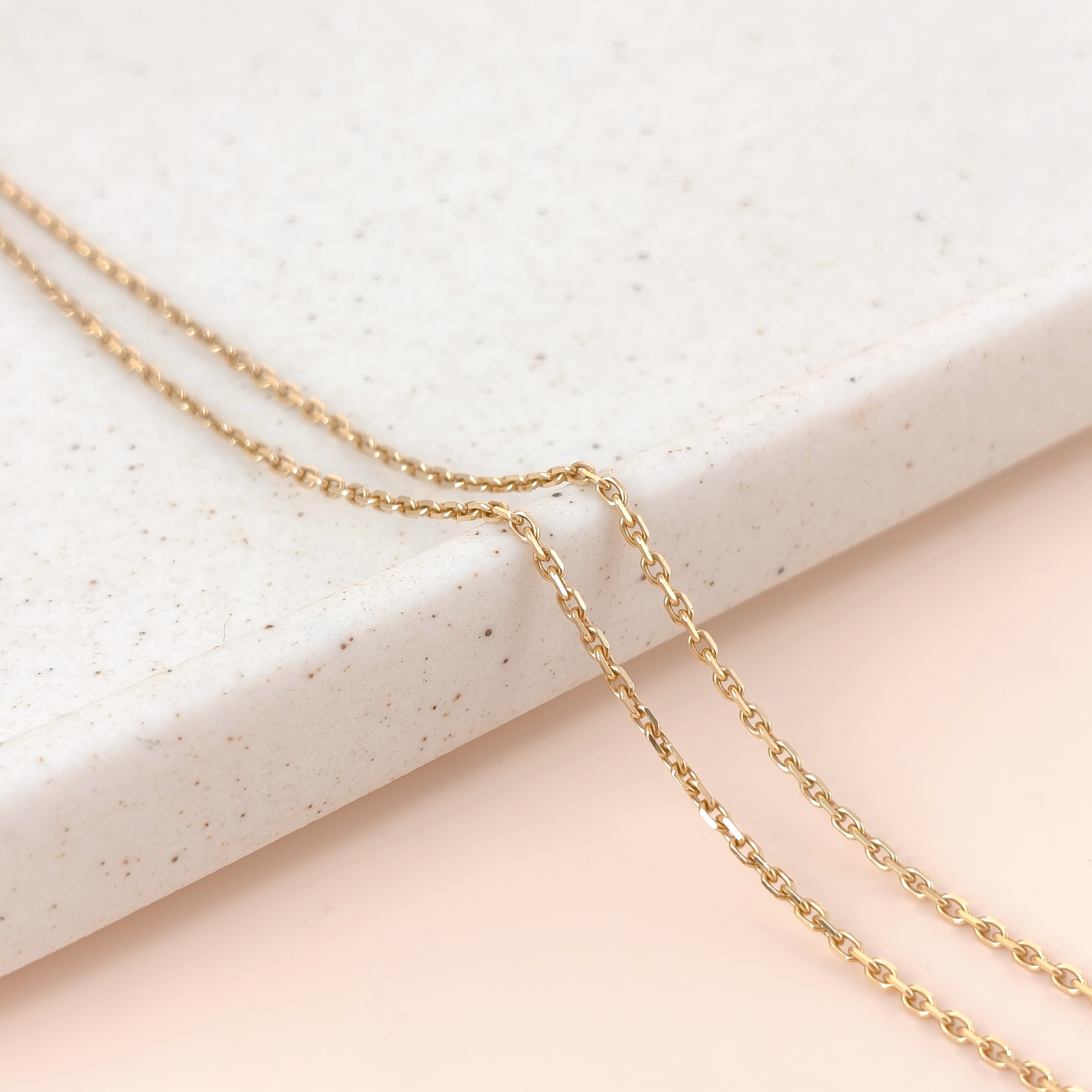 Van Cleef & Arpels Necklace Alhambra Alhambra Collection Necklace White Mother-of-Pearl Pearl · White Mother-of-Pearl18KY ellow Gold Vintage Small42cm — cover view 6 of 9