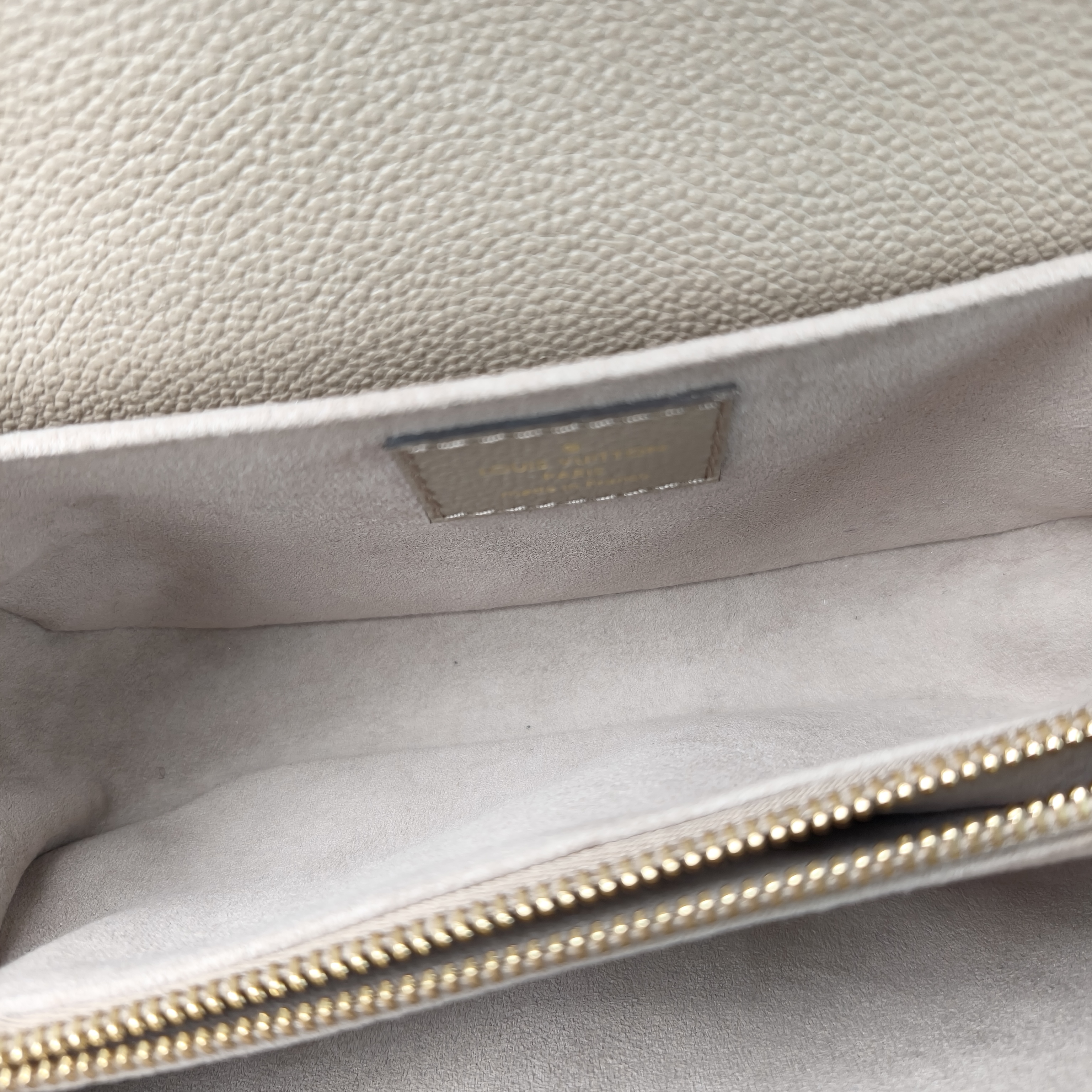 Louis Vuitton Bag Pochette Métis East West Empreinte Monogram 21.5*6*13.5 detail 5