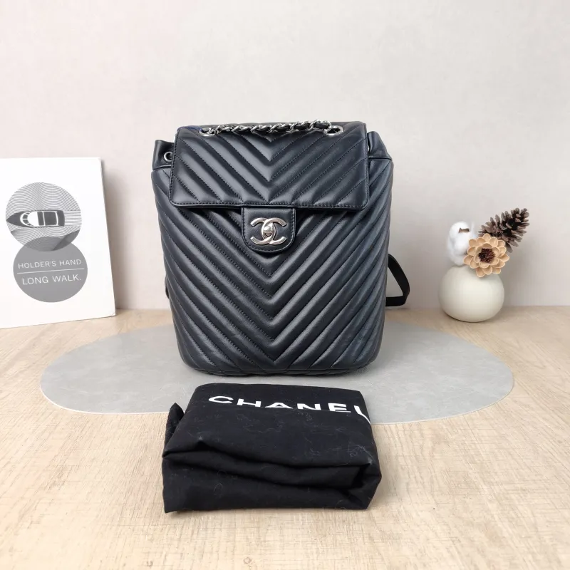Chanel Backpack Backpack Black Calfskin One Size 21 × 11 × 25 cm 22 — cover view 6 of 6