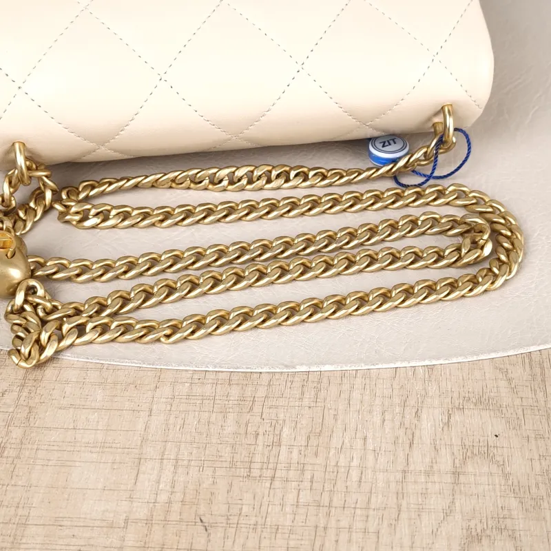 Chanel Crossbody Bag Beige Lambskin One Size18 × 6 × 14 cm — detail view 9 of 16