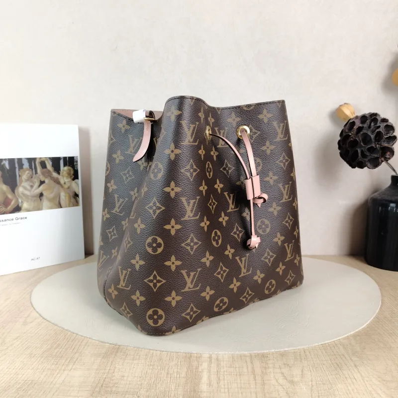 Louis Vuitton Shoulder Bag NÉONOÉ Bucket Bag PVC Medium 26 × 17.5 × 26 cm — cover view 5 of 5