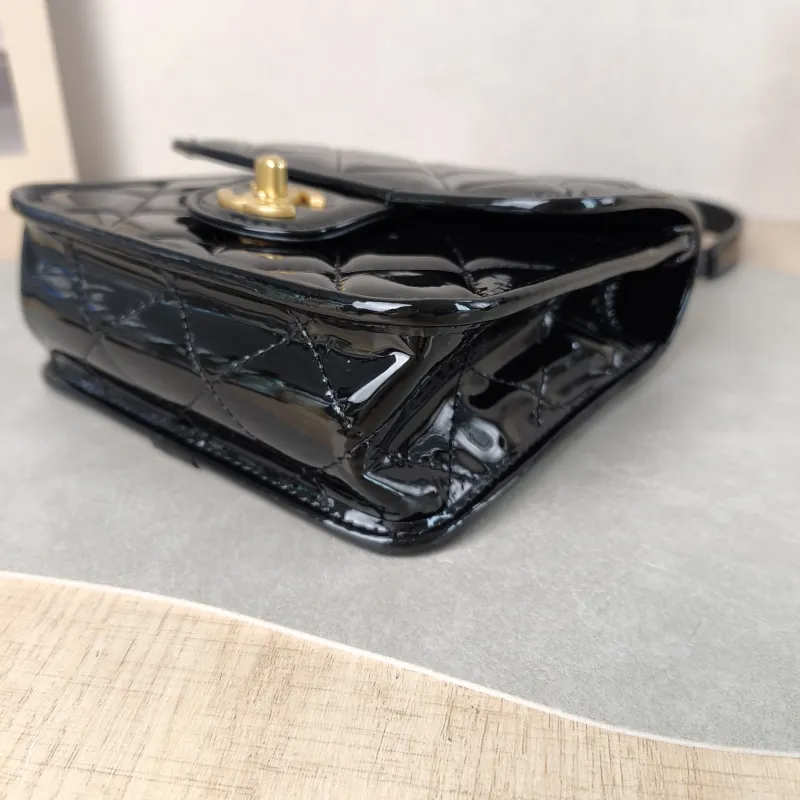 Chanel Crossbody Bag 22k Messenger Bag — detail view 9 of 11