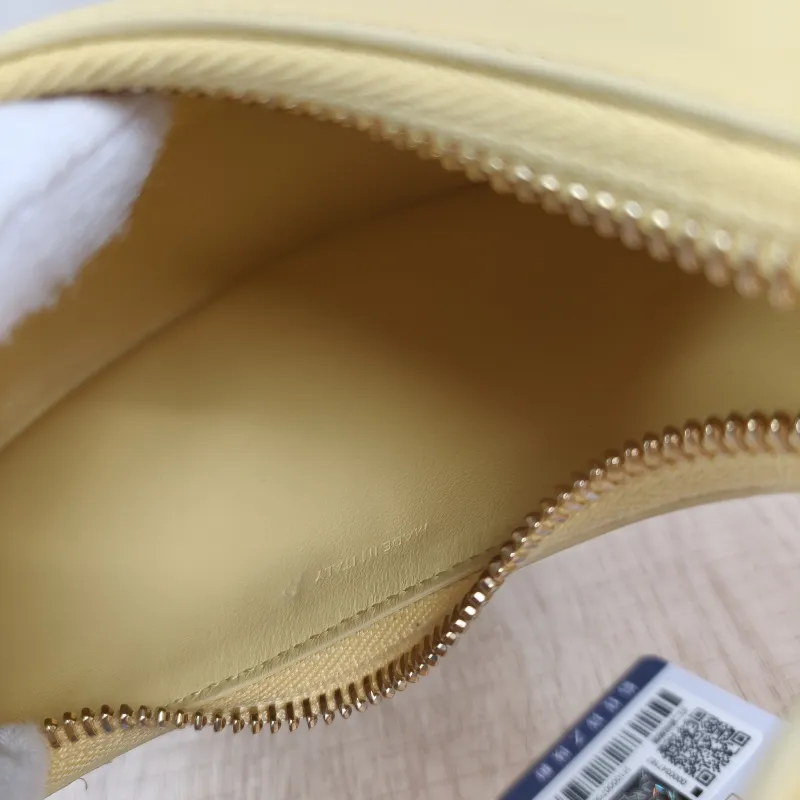CELINE Shoulder Bag AVA Yellow Calfskinmini16 × 4 × 8.5 cm — detail view 3 of 10