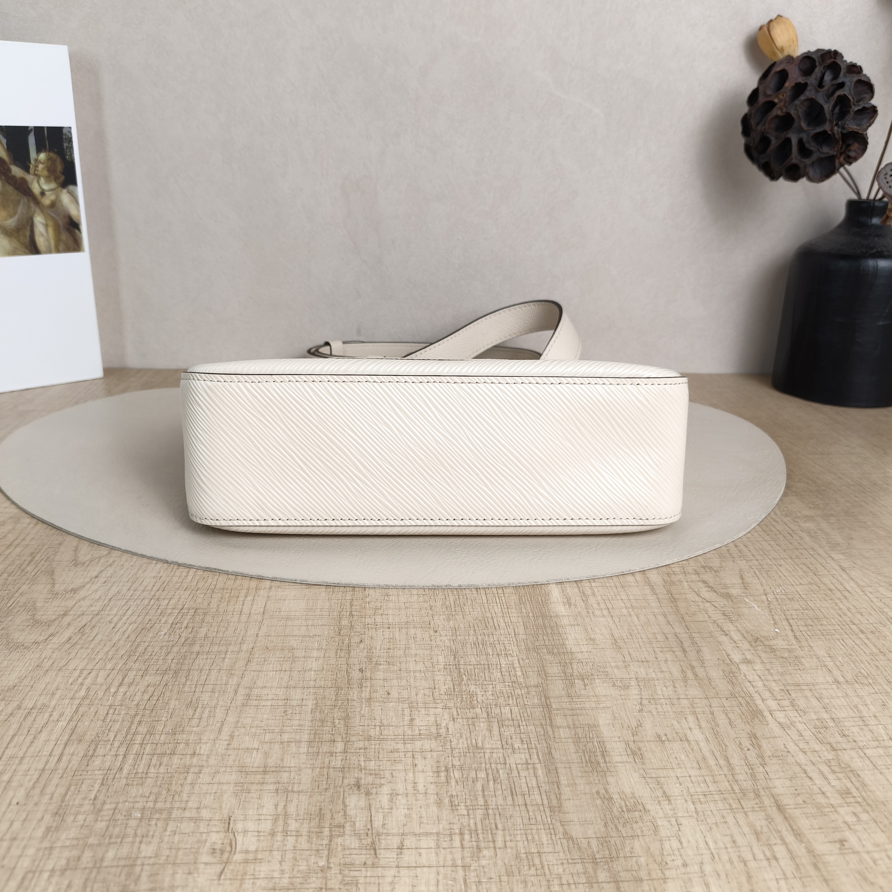 Louis Vuitton Crossbody Bag MARELLE White Epi Embossed Calfskin Small25 × 8 × 15 cm — cover view 5 of 6