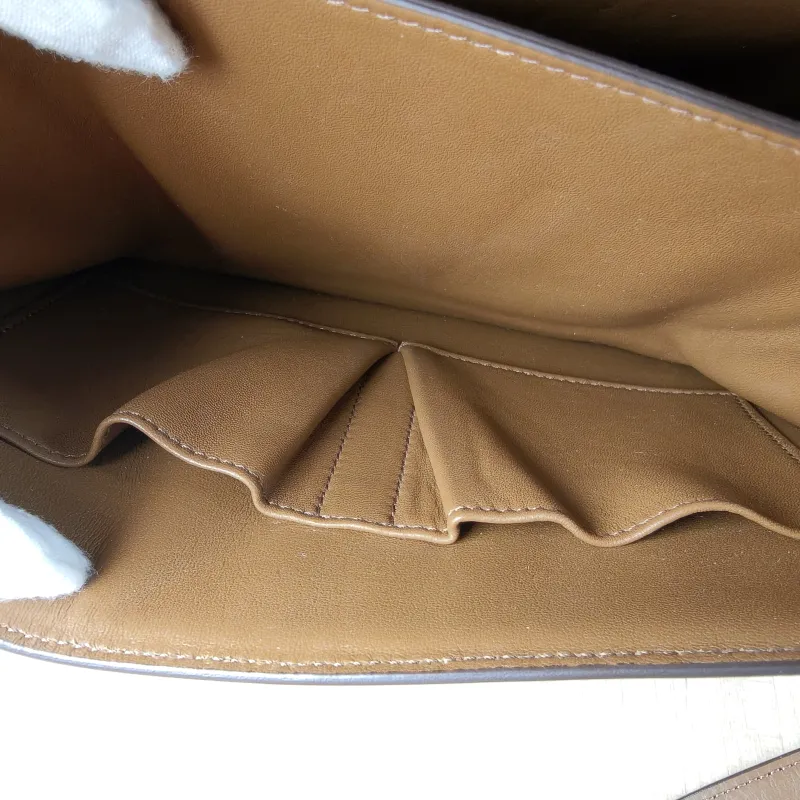 CELINE Crossbody Bag Classic Box CC alfskin Medium24 × 7 × 18 cm — detail view 10 of 14