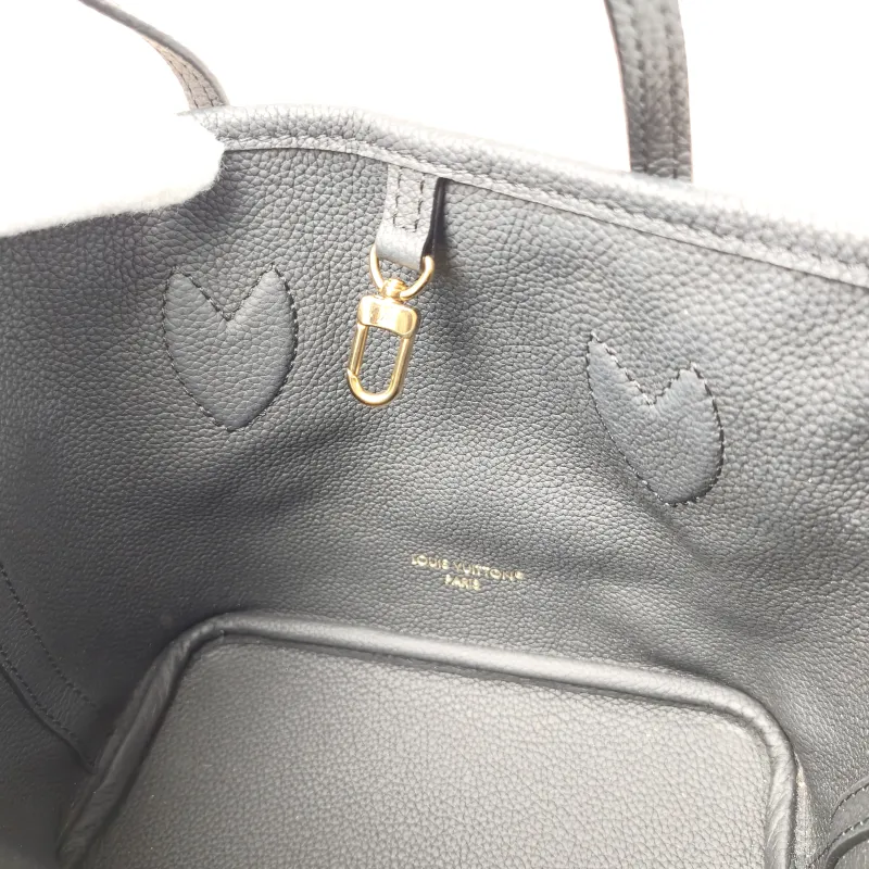 Louis Vuitton Crossbody Bag NEVERFULL INSIDE OUT BB Black PVC · Calfskin BB26.5 × 11 × 16.5 cm — detail view 10 of 17