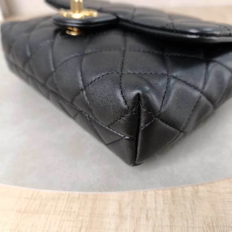 Chanel Crossbody Bag24b Crossbody Bag Black Lambskinmini18 × 6 × 11 cm — detail view 14 of 15