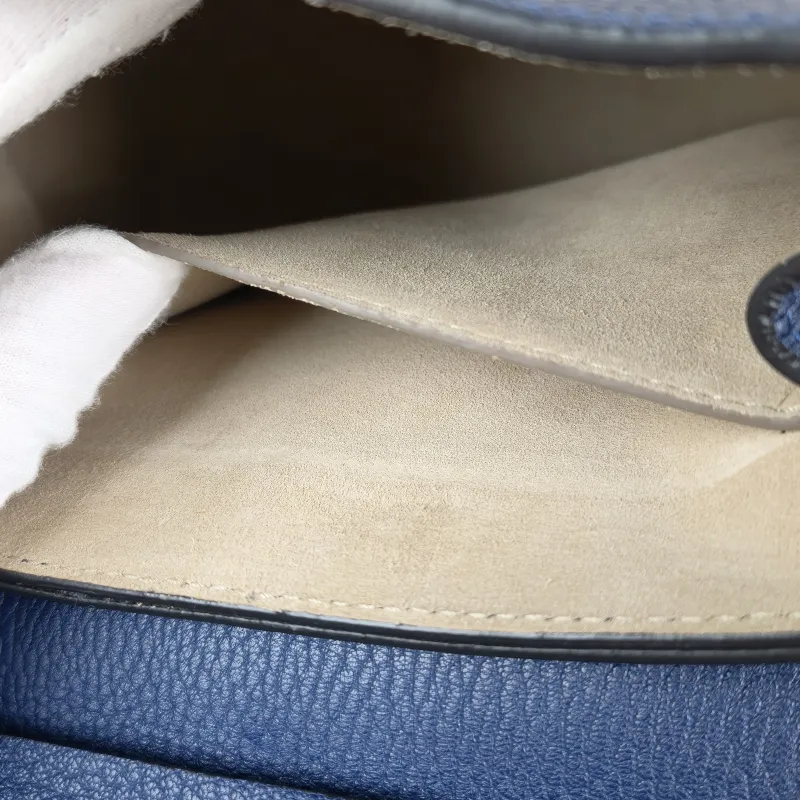Chloé Crossbody Bagdrew Blue Calfskin One Size23 × 8 × 21 cm — detail view 6 of 11