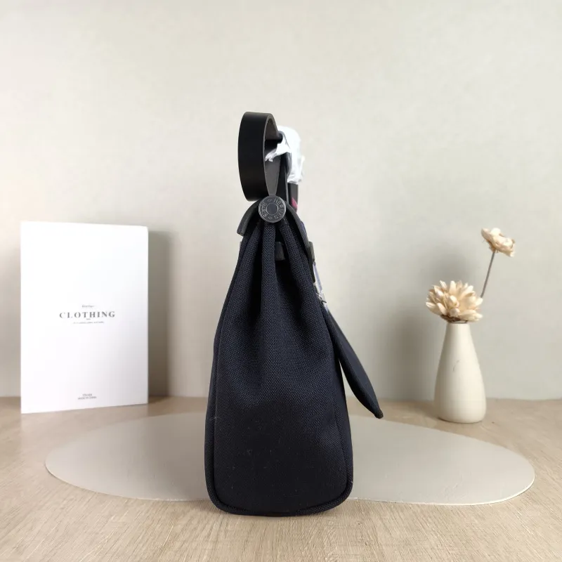 Hermès Shoulder Bag Herbag 31 Black Canvas Medium 31 × 10 × 25 cm z — detail view 11 of 12