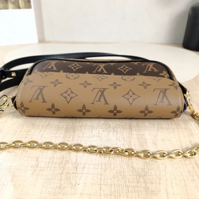 Louis Vuitton Crossbody Bag IVY Monogram PVC Small23.5 × 4.3 × 12 cm — detail view 2 of 13