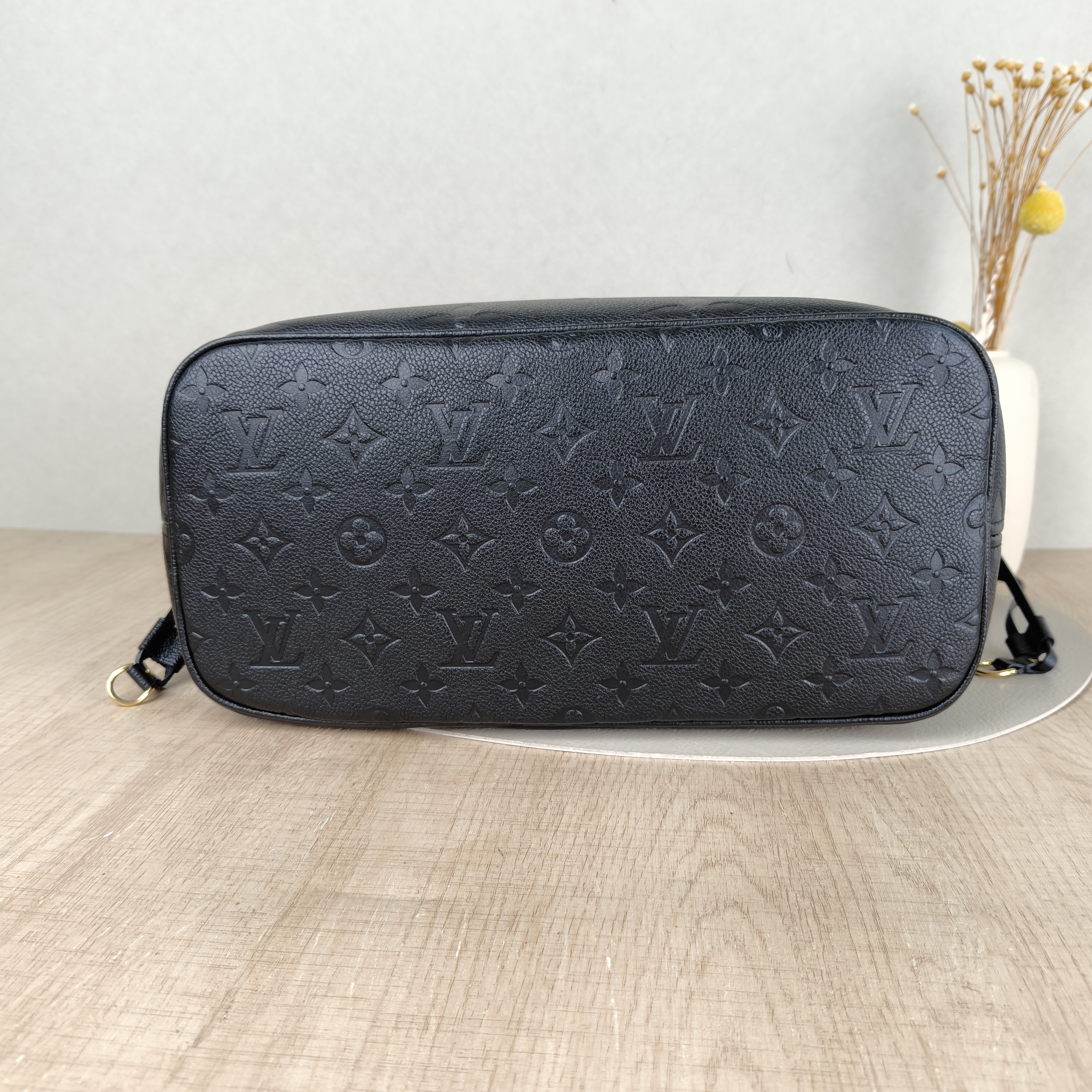 Louis Vuitton Shoulder Bag Neverfull Black Empreinte Embossed Calfskin Monogram Medium31 × 14 × 28 cm — cover view 5 of 5