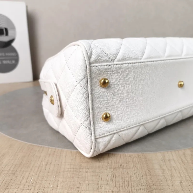 Chanel Crossbody Bag Bowling Bag White Gold Grained Calfskin One Size32 × 13 × 16 cm — detail view 6 of 13