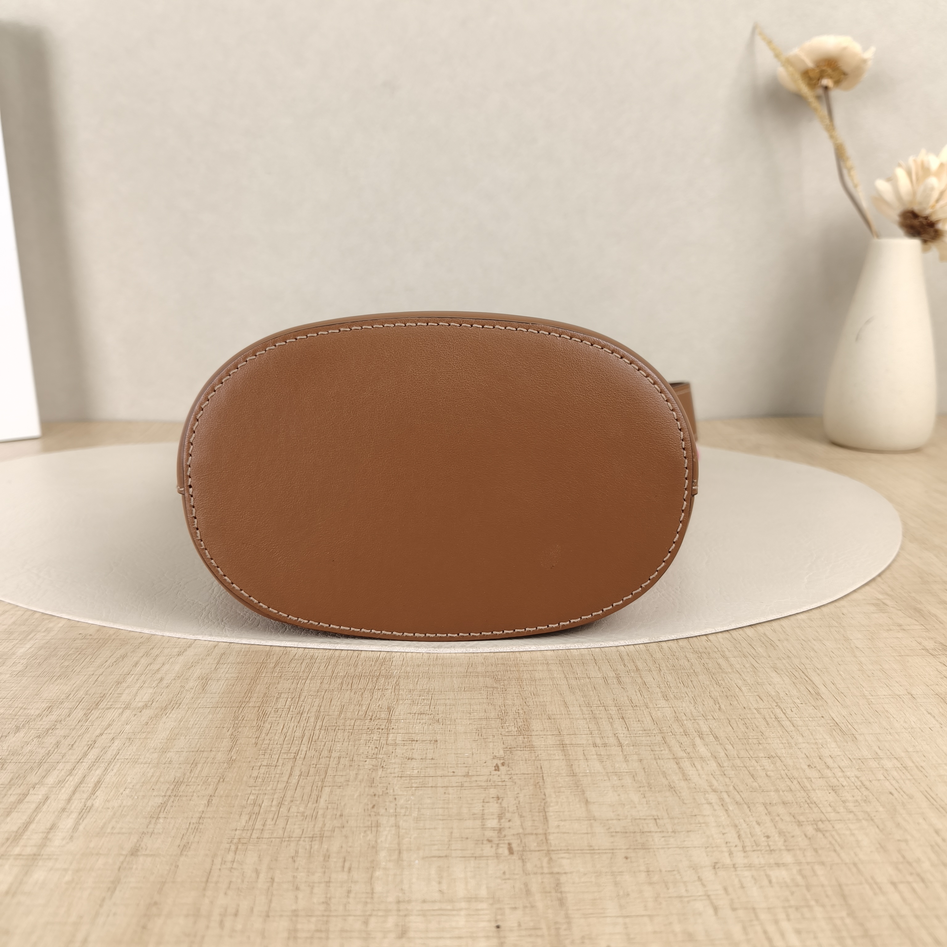 Miumiu Crossbody Baglogo Caramel Calfskin One Size16 × 9.5 × 19.5 cm — cover view 4 of 8