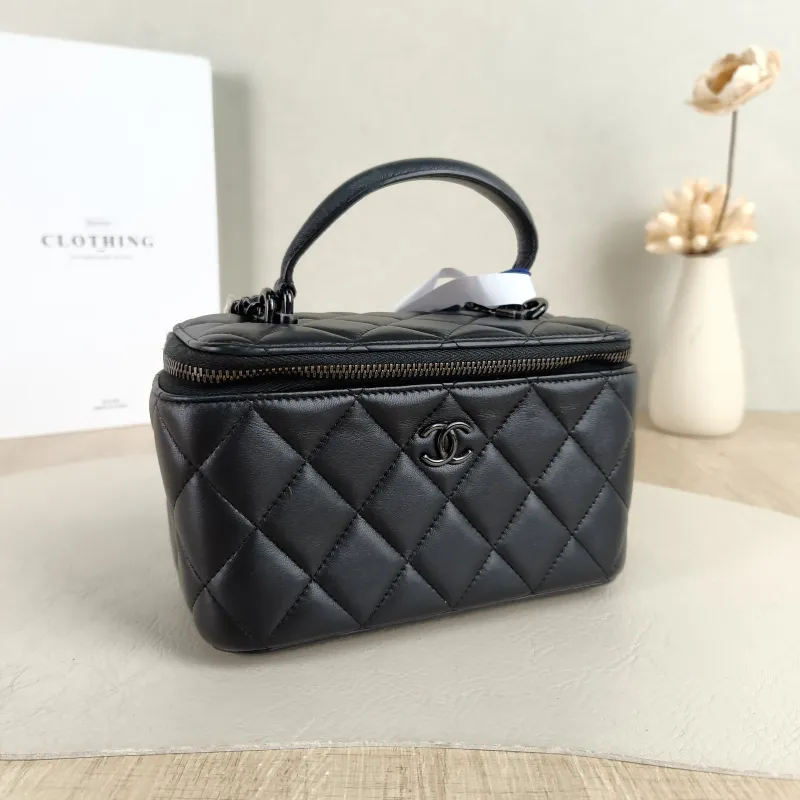 Chanel Crossbody Bag Edition Black Lambskin Mini 16 × 8 × 9.5 cm — cover view 4 of 6