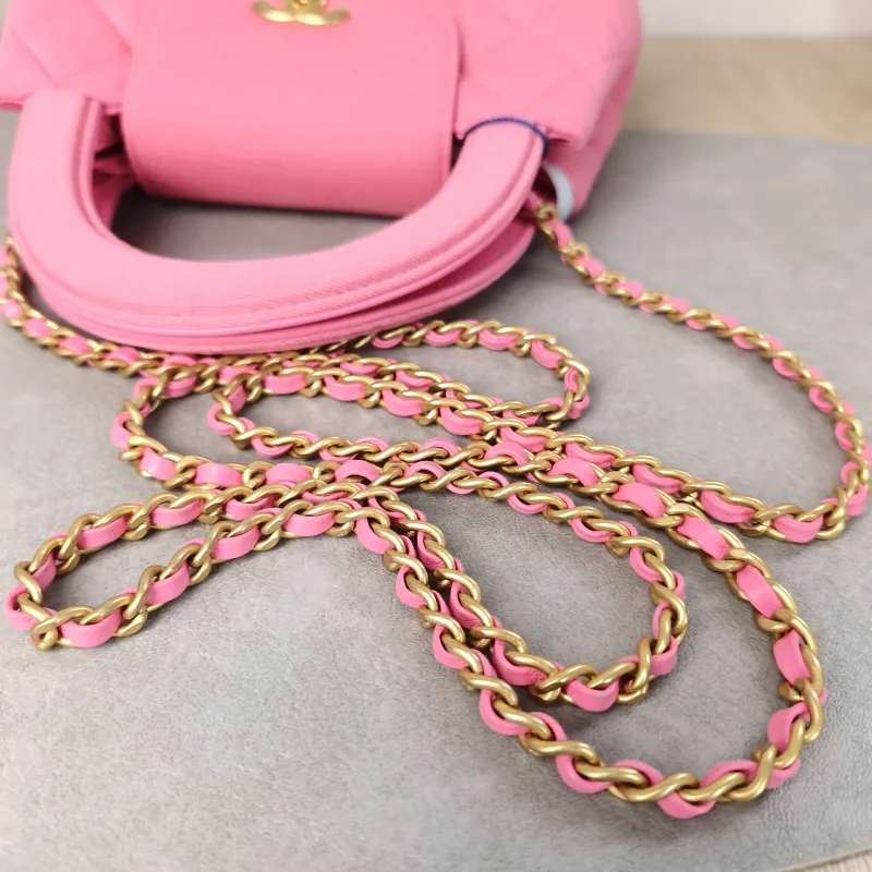 Chanel Crossbody Bag Kelly Red mini19 × 7 × 13 cm — detail view 9 of 15