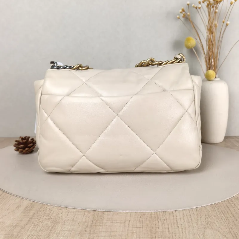Chanel Crossbody Bag 19Bag Beige Lambskin Small 26 × 9 × 16 cm 30 — cover view 4 of 5