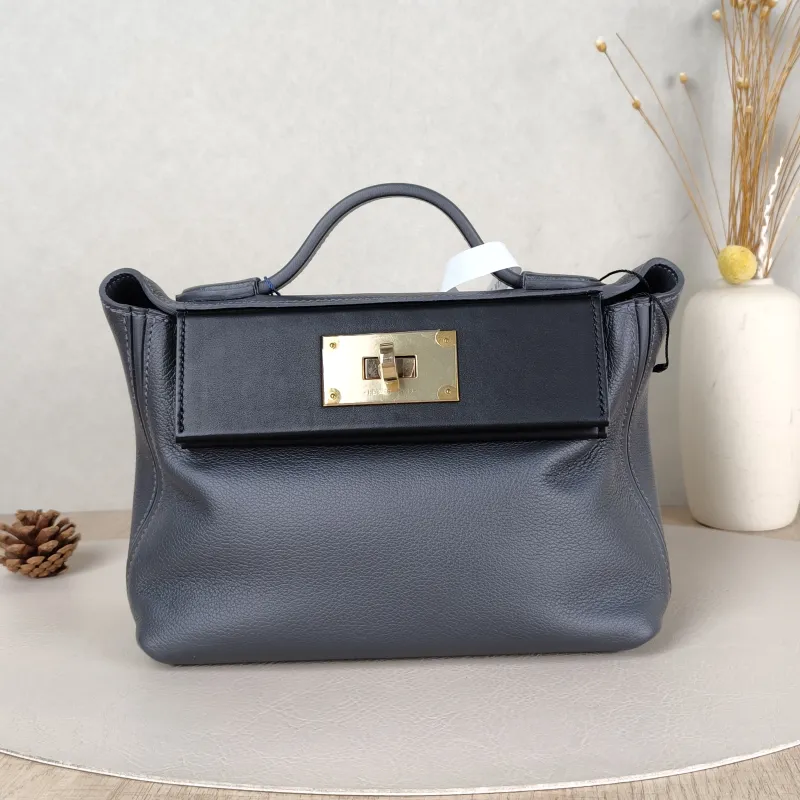 Hermès Crossbody Bag24 · 24 21 Shoulder Bag Grey Black Evercolor Calfskinmini21 × 10 × 16 cm