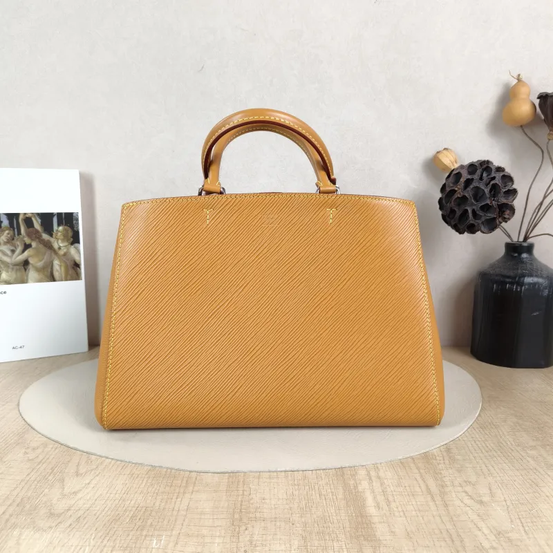Louis Vuitton Crossbody Bag Marelle Tote Top Handle Bag Epi Embossed Calfskin Medium 30 × 13 × 21 cm — cover view 4 of 5