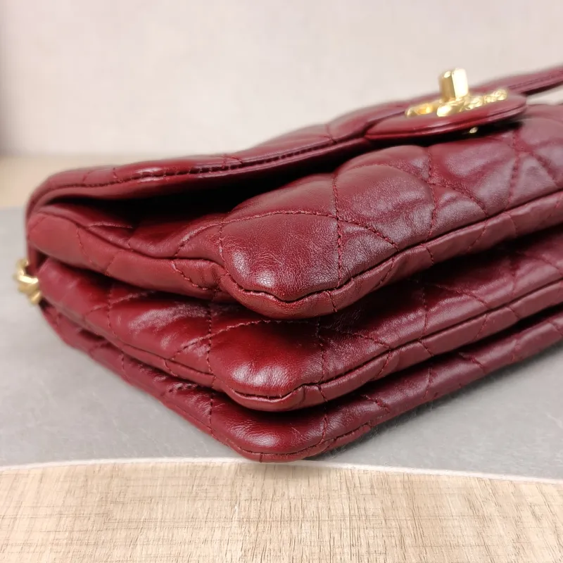 Chanel Crossbody Bag Burgundy Lambskin One Size 22 × 8 × 14 cm — detail view 10 of 12