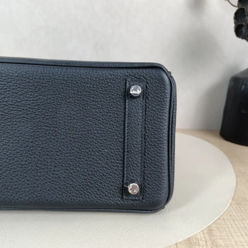 Hermès Top Handle Bag Birkin 25 Silver-Tone Hardware 89Black Silver-Tone Hardware Togo Calfskin Small 25 × 13 × 20 cm G — detail view 5 of 11