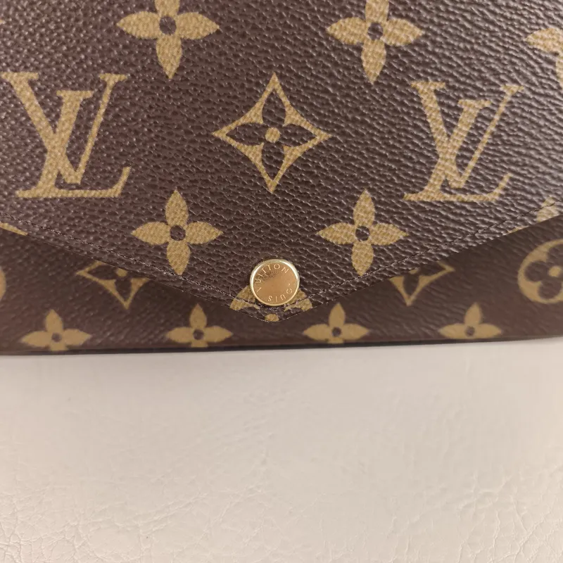 Louis Vuitton Crossbody Bag Pochette Félicie Monogram PVC Small 21 × 3 × 12 cm — detail view 10 of 12
