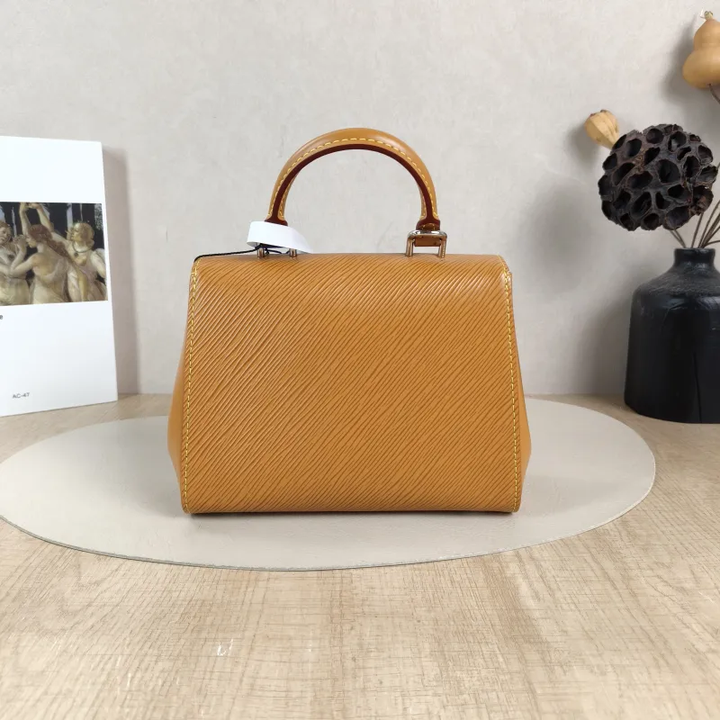 Louis Vuitton Crossbody Bag CLUNY Yellow Epi Embossed Calfskin Mini 20 × 7.5 × 16 cm Leather Tag — cover view 4 of 5