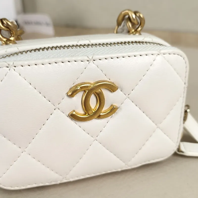 Chanel Crossbody Bag Camera Bag Box Crossbody Bag White Lambskin One Size11 × 4 × 7 cm — detail view 12 of 12