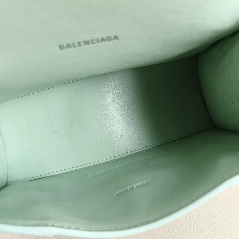 BALENCIAGA Crossbody Bag Hourglass Hourglass Bag Green Calfskin Mini 19 × 5 × 12 cm — detail view 9 of 11