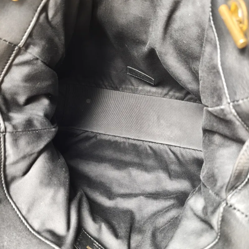 SAINT LAURENT Crossbody Bag JAMIE SHOPPING Shopping Tote Black SL ambskin Medium 35 × 10 × 35 cm — detail view 3 of 10
