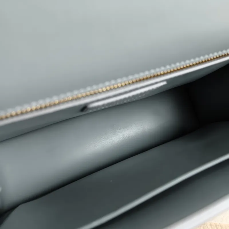DIOR Crossbody Bag 30Montaigne 30 Grey Calfskin Medium 24 × 8 × 17 cm — detail view 3 of 12